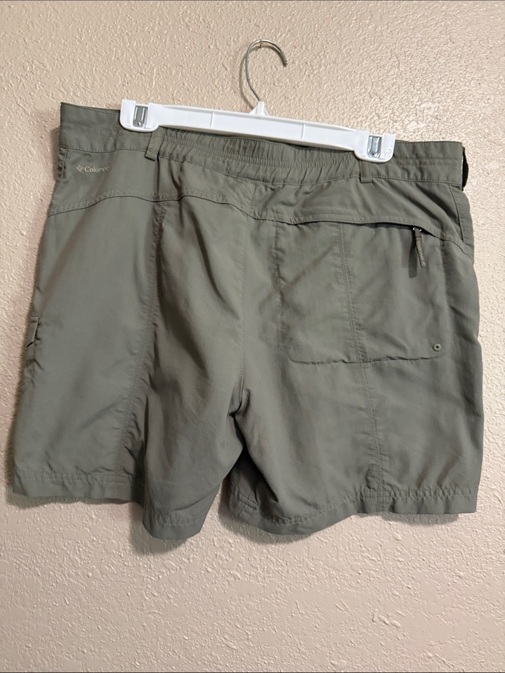 Columbia Women's Lightweight Olive Green Outdoor Shorts Size 12 - Picture 6 of 6